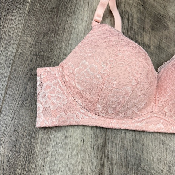 40C Torrid‎ Light Pink Lace Bra - Picture 4 of 15